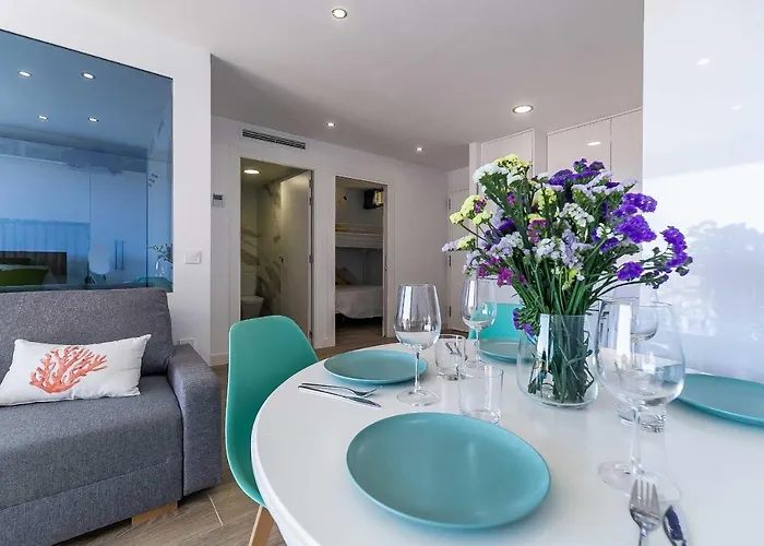 Primera Linea De Playa Puerto Deportivo