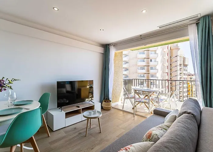 Primera Linea De Playa Puerto Deportivo Fuengirola