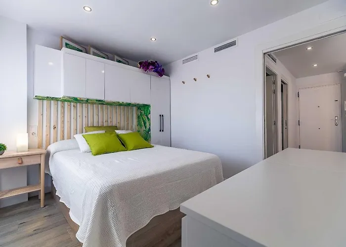 Primera Linea De Playa Puerto Deportivo